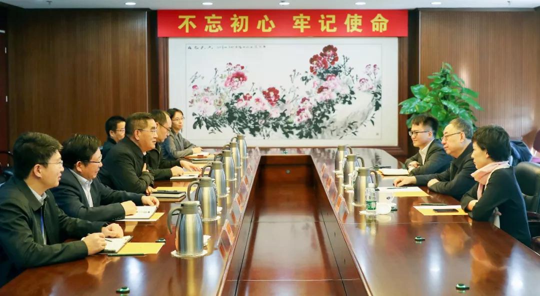 姜仁鋒會(huì)見(jiàn)中國(guó)國(guó)新黨委委員、總會(huì)計(jì)師劉學(xué)詩(shī) 